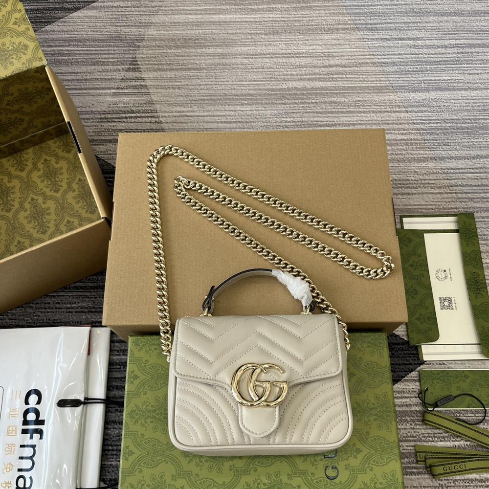 Complete packaging with GG Marmont series mini handbagThe GG Marmont series showcases a new silhouette with classic color schemes showcasing the ch