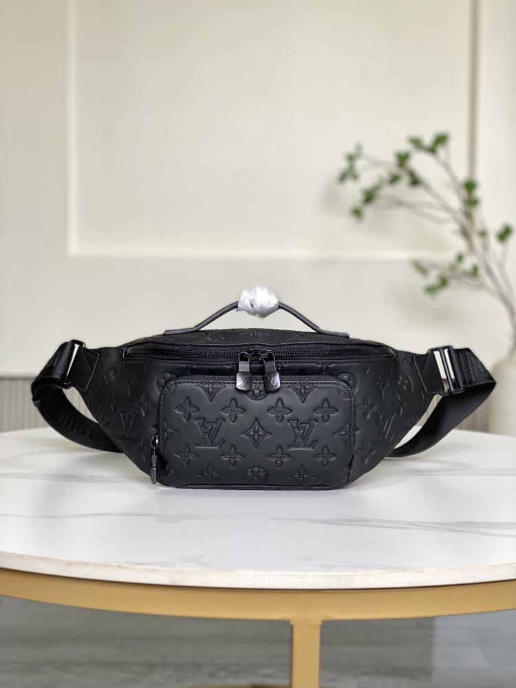 M47058 black embossedMade from Monogram Shadow calf leather it can be fully equippedEasy to wear it has a front zippered pocket for quick access to