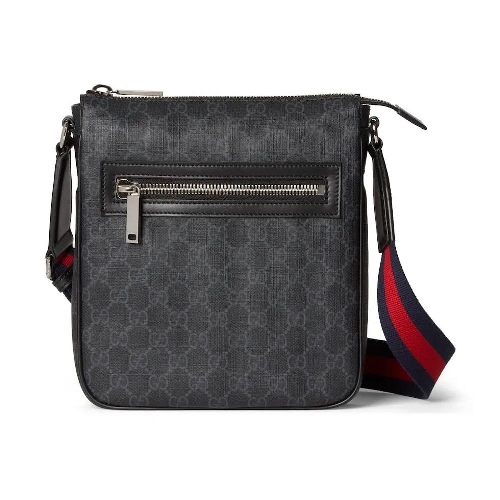 GG crossbody bagStyle number792082 FADJA 1042The classic GG Supreme canvas is known for its soft texture and stretchability making it one of the clas