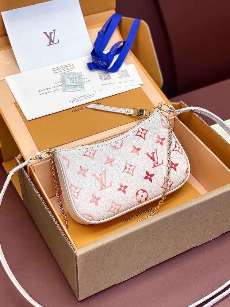 Upgraded version M81066 pearl white silk screenThe Easy Pouch On Strap handbag is made of Monogram Imprente leather featuring Monogram embossing and