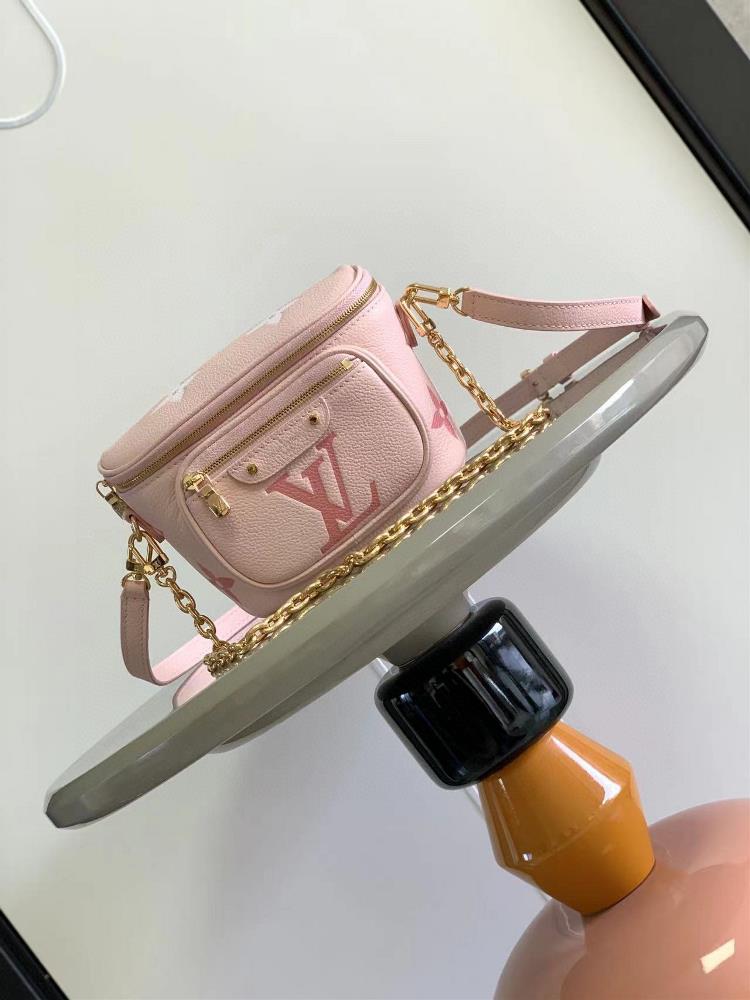 M82208 m82347This Mini Bumbag handbag is from the LV Gradient collection and features a gradient summer color with Monogram embossing on Monogram Impr