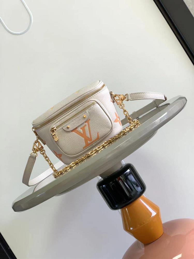 M82208 m82347This Mini Bumbag handbag is from the LV Gradient collection and features a gradient summer color with Monogram embossing on Monogram Impr