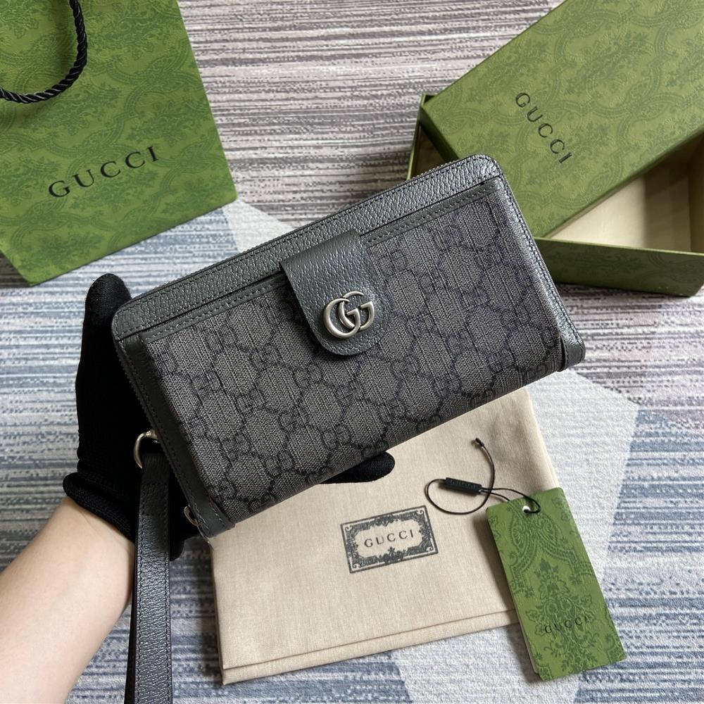 Equipped with a complete set of packaging the GG Ophidia series combines the traditional essence of Gucci with modern design presenting eyecatchi