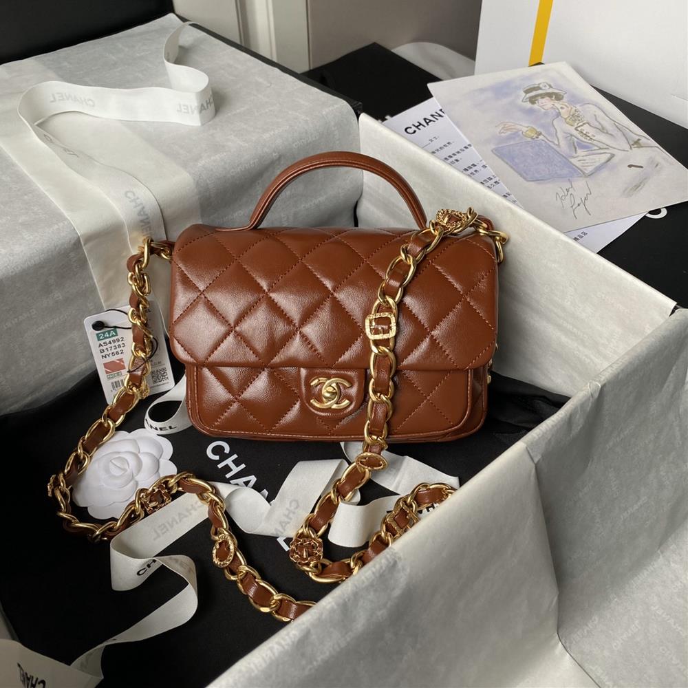 Chanel24A Advanced Work Visit Series Postman Bag AS4992 Chain Design is More Exquisite with Double C Buckles and Oil Wax Sheepskin Every detail revea