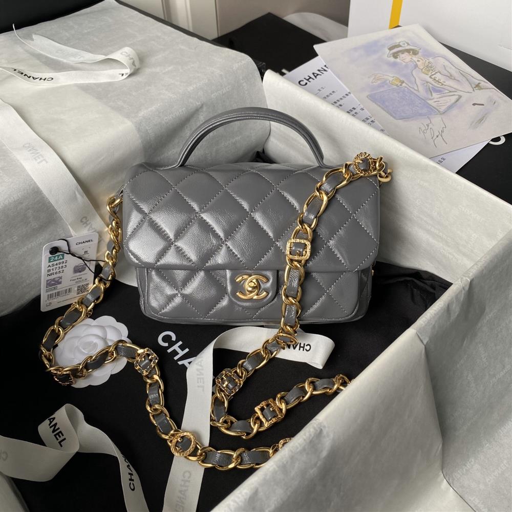 Chanel24A Advanced Work Visit Series Postman Bag AS4992 Chain Design is More Exquisite with Double C Buckles and Oil Wax Sheepskin Every detail revea