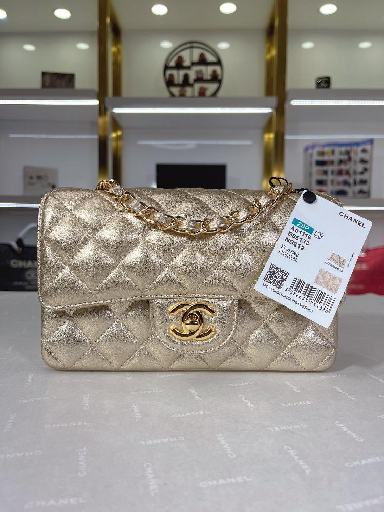 The latest in stock is selling wellA01116 CHANEL   Mini flap bagMaterial Sheep leather and gold metalSize 1352065cmColor