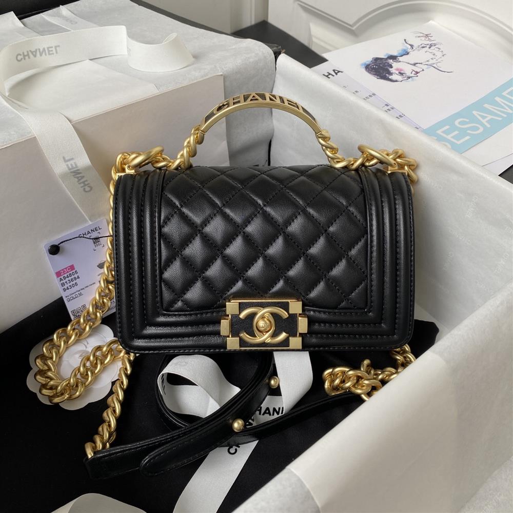 ChanelLeboy23 new A94805 sheepskinChanel 23B New Seasonal Limited AutumnWinter Collection Chanel leboy Black Gold Medium HandleOn the basis of the cl