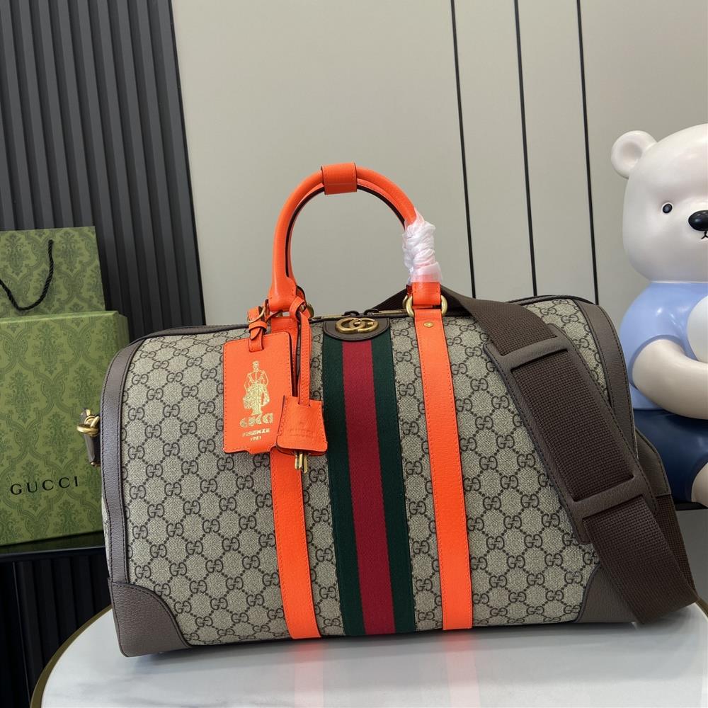 The new Gucci Savoy series medium size travel bag This item is from the Gucci Lido collection inspired by the summer vibe and beach clubs on the Ita