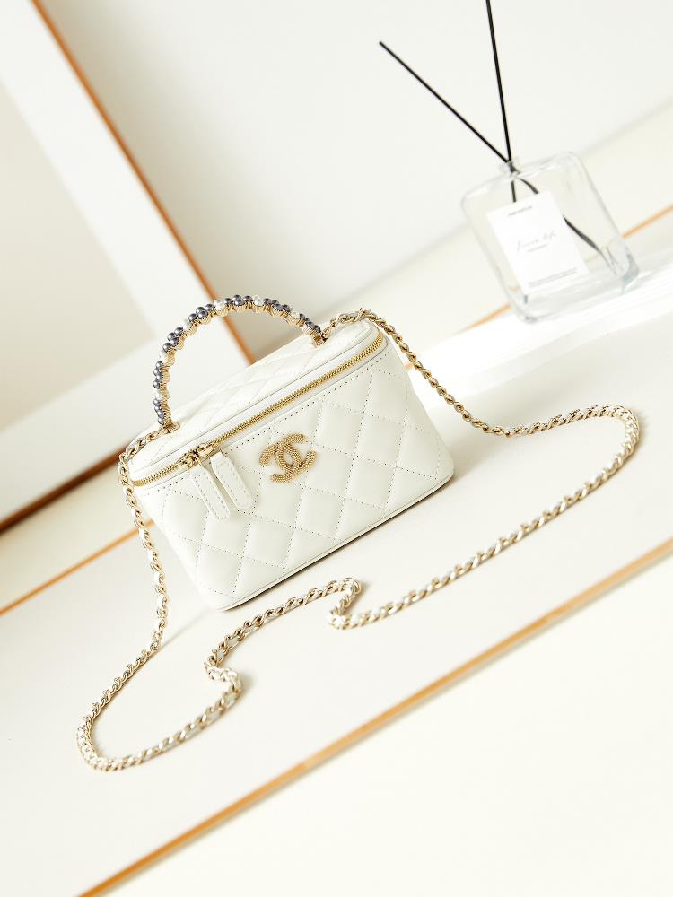 24Cp Limited Edition Pearl Handle Long Box Bag Makeup Diagonal Straddle Bag with Diamond Handle Calf Leather Matte Metal Hardware Exquisite and Luxur