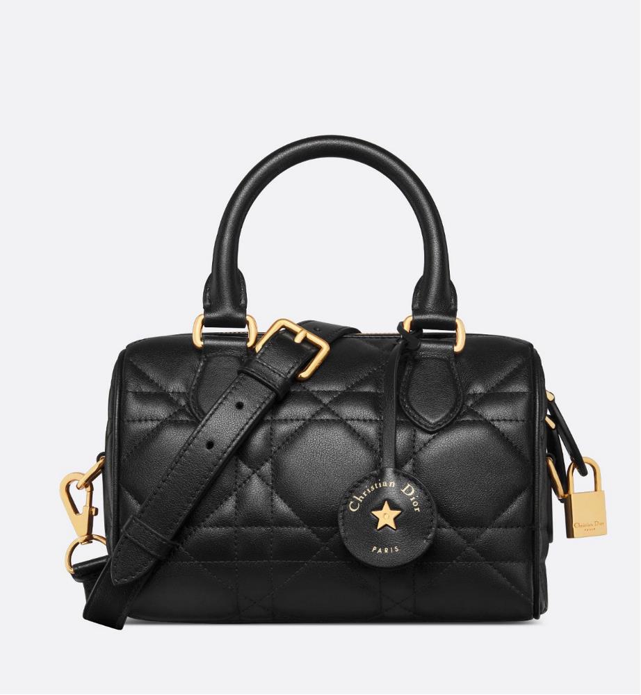 This Dior Groove 20 handbag is a new addition to the 2024 winter ready to wear collection designed by Maria Grazia Chiuri elegant and stylish Craft