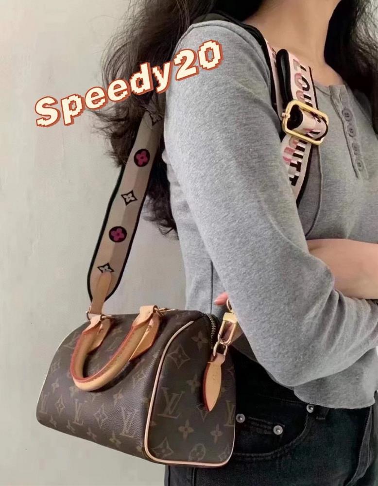 The new shoulder strap is adjustableSPEEDY BANDOULIRE 20 HandbagUpper body reference  professional luxury fashion brand agency businessIf you have w