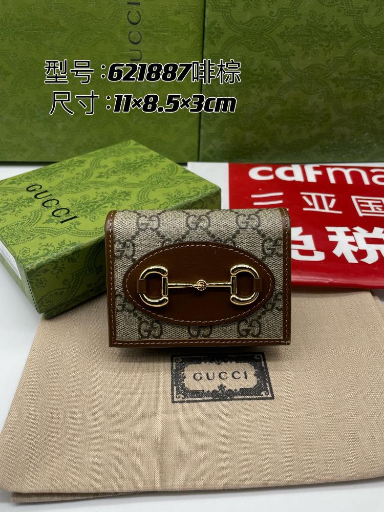 In the 2020 SpringSummer collection the original leather model 621887 has launched a new Gucci 1955 horseneck buckle bag made of GG Supreme premium
