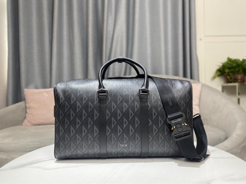 Photo 99141 This luggage bag is a brand new classic item from Dior practical and elegant Crafted with black CD Diamond patterned canvas inspired b