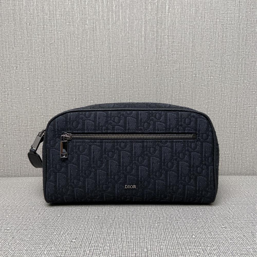 This 92361 toiletry bag is a new product in the Spring 2024 mens clothing collection combining practical functions with minimalist design Crafted w