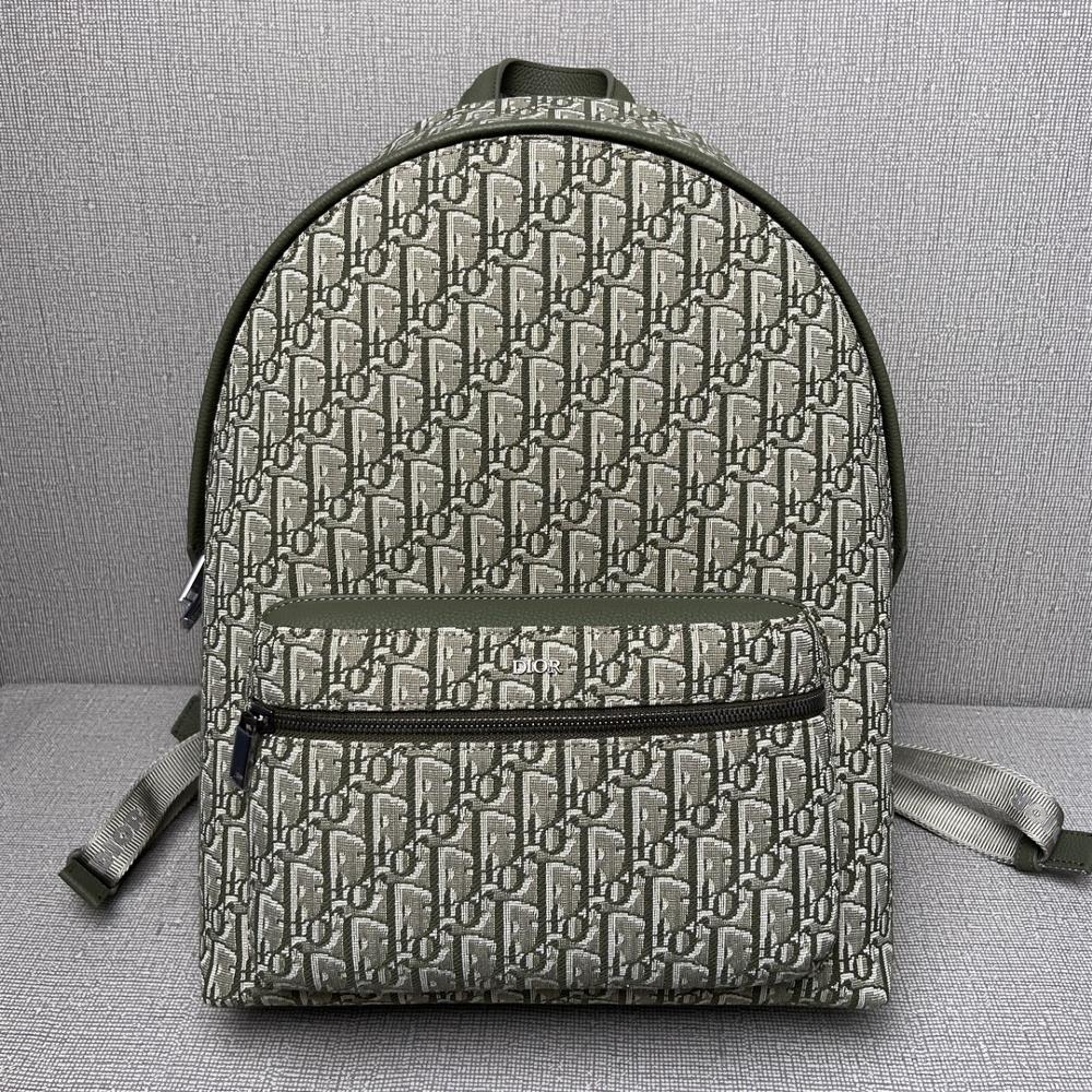 This 9244Rider backpack has a simple silhouette and a classic college style that exudes vitality The style is fashionable and modern carefully craft