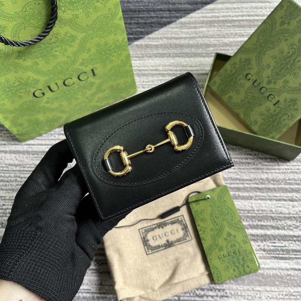 In the 2020 SpringSummer collection this Gucci Horsebit 1955 series card bag made of black leather material is newly launched with a complete set