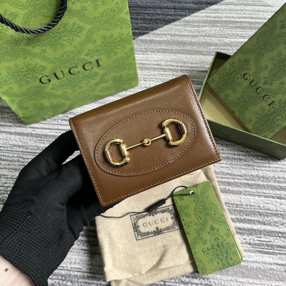 In the 2020 SpringSummer collection this Gucci Horsebit 1955 series card bag made of brown leather material is newly launched with a complete set