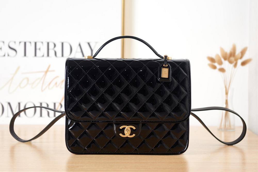 Chanel22K Currently the hottest backpack is patent leatherStyle number AS3662Size 313159  professional luxury fashion brand agency businessIf you h
