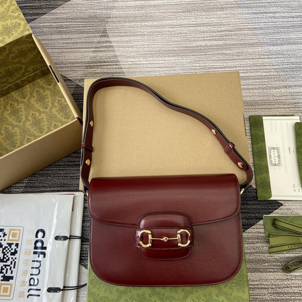 Comes with full packaging Gucci Horsebit 1955 shoulder bagThe Gucci Horsebit 1955 shoulder bag made a stunning debut in the early spring 2020 collec