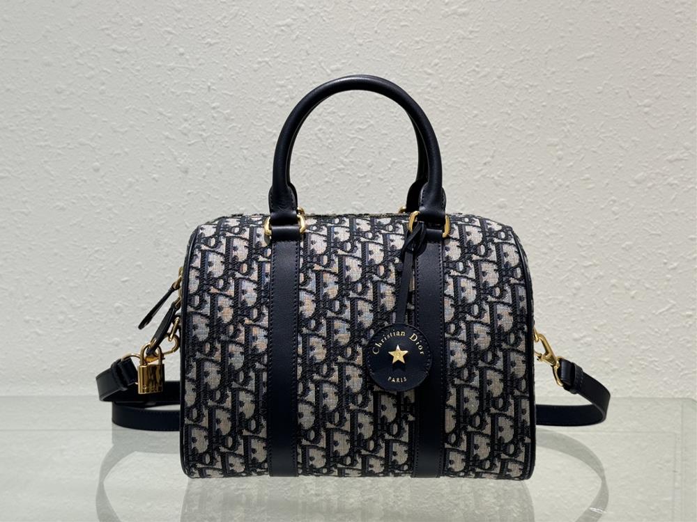 Groove 25 handbag Boston mini irresistible cuteness simple bag shape retro and highend carefully crafted with classic blue oblique vintage flower