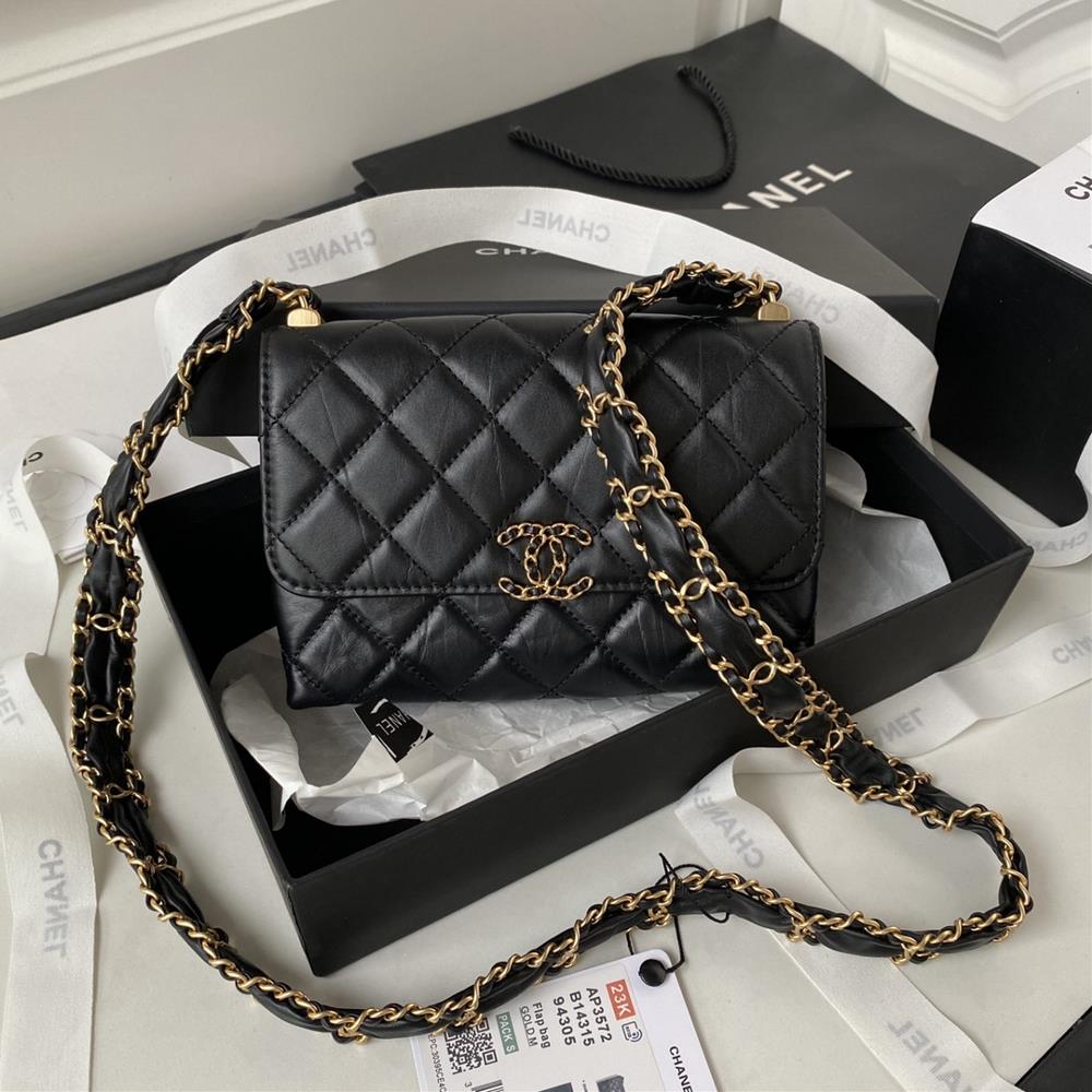 The leather of Chanel 23k AS3572 wrinkled cowhide is thickened and the leather feel of the wrinkled chain is really beautiful The 19bag tofu bag ch