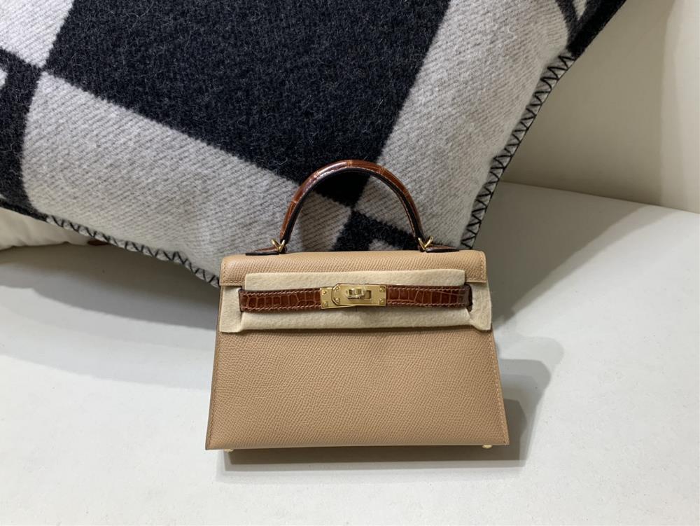 Mini Kelly secondgeneration gold buckle Epsom crocodile milk tea color top of the line handmade customer order  professional luxury fashion brand ag