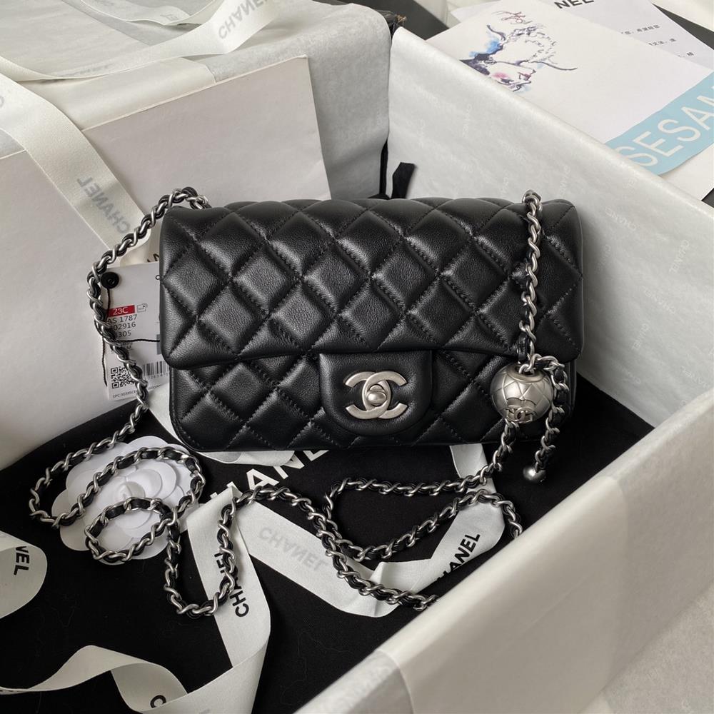 Silver chain Chanel AS1787 popular CF mini mouth cover bag with silver ball chain added a finishing touch on the silver ball chain not only retro and