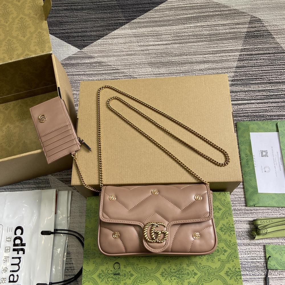 The GG Marmont series mini handbag with full packaging card bag quilted leather and brand classic letter interweaving accessories have become sym