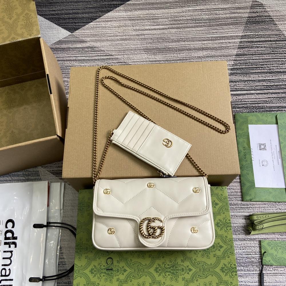 The GG Marmont series mini handbag with full packaging card bag quilted leather and brand classic letter interweaving accessories have become sym