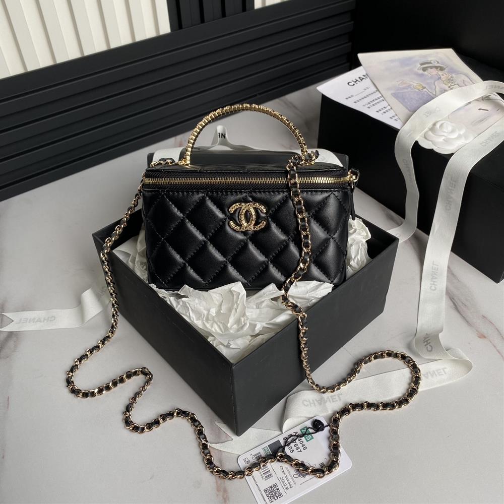 Chanel 24S Premium Diamond Handle Makeup Bag AP4046The handle is inlaid with small diamonds and paired with soft lambskinThe attention to detail is fu