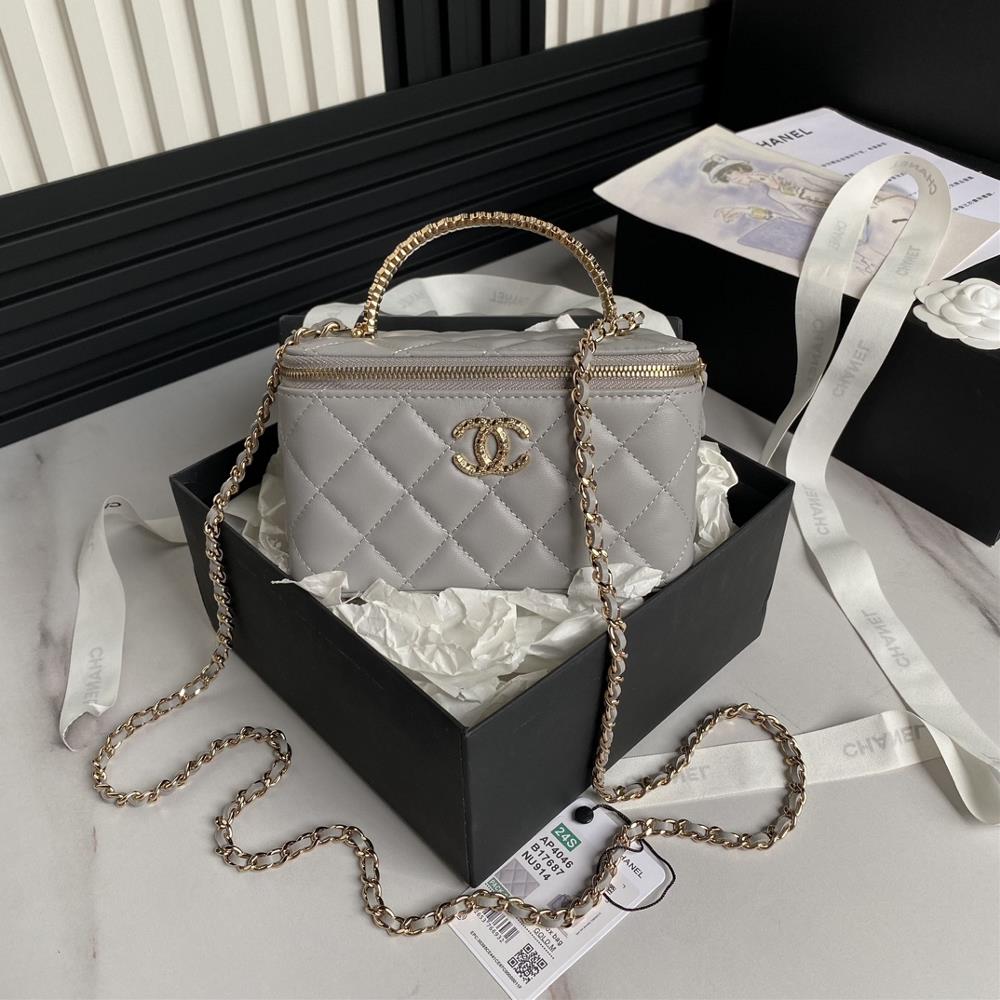 Chanel 24S Premium Diamond Handle Makeup Bag AP4046The handle is inlaid with small diamonds and paired with soft lambskinThe attention to detail is fu