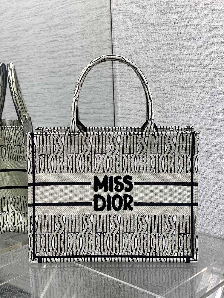 1286 Medium SpotTotes latest spring and summer collection features Miss Dior embroidered patterns exuding a summer vibe Featuring highend color bl