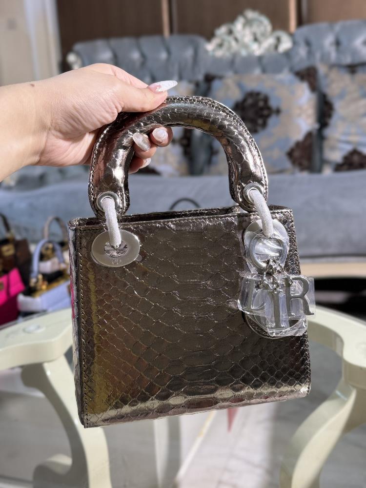 mini 17cmImported python skin with two deer skin shoulder strapsThree grid Princess carrying shoulder bag  professional luxury fashion brand agency b