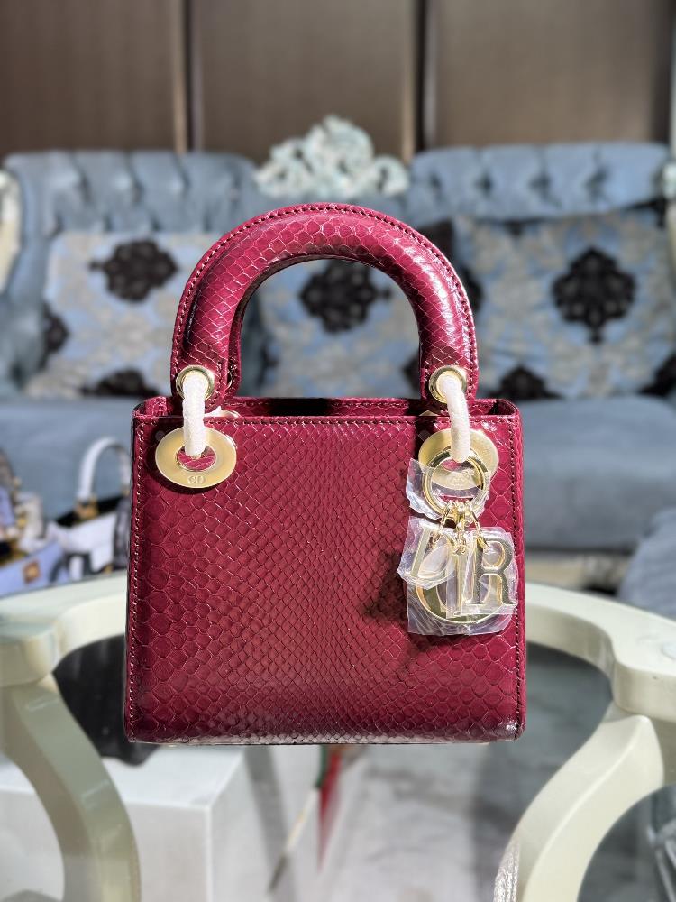 mini 17cmImported python skin with two deer skin shoulder strapsThree grid Princess carrying shoulder bag  professional luxury fashion brand agency b