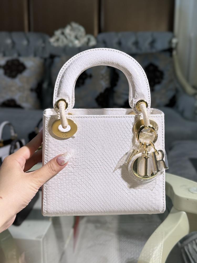 mini 17cmImported python skin with two deer skin shoulder strapsThree grid Princess carrying shoulder bag  professional luxury fashion brand agency b