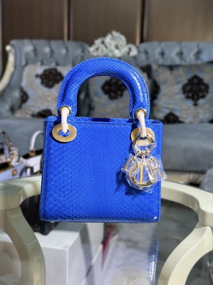 mini 17cmImported python skin with two deer skin shoulder strapsThree grid Princess carrying shoulder bag  professional luxury fashion brand agency b