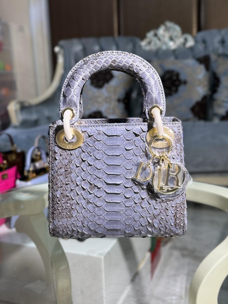 mini 17cmImported python skin with two deer skin shoulder strapsThree grid Princess carrying shoulder bag  professional luxury fashion brand agency b