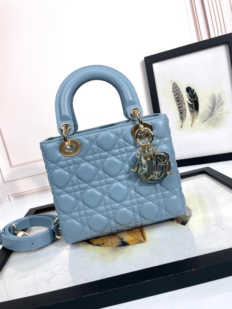 Sheep tendon velvet leather counter spring core Ubuckle4grid sheepskin small shoulder sky blue Lin Lang buckle rattan grid pattern patent leather c