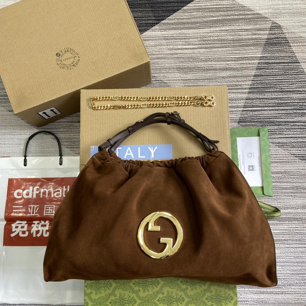 Comes with a Gucci Blondie series large tote bag in a green gift bag at the counter The circular interlocking double G design inspired by the brand