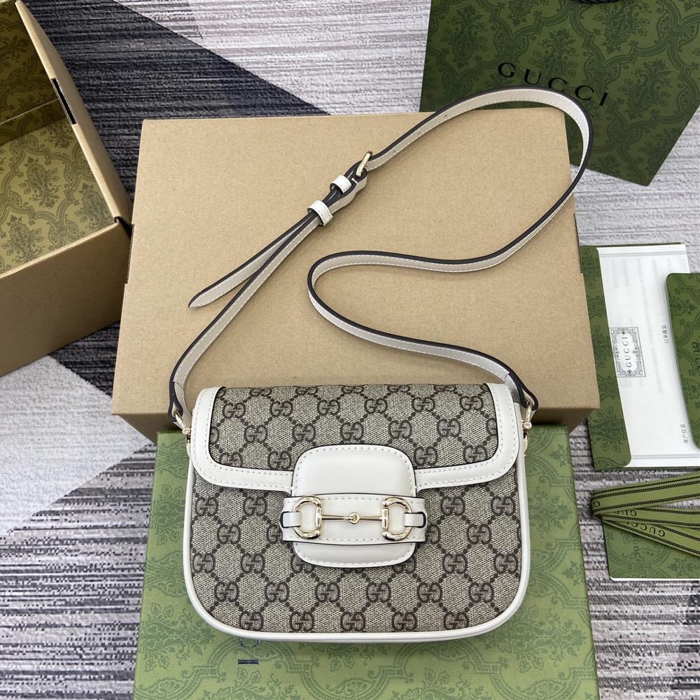 Comes with full packaging Gucci Horsebit 1955 series mini shoulder backpackGuided by the vision of creative director Sabato De Sarno the Qixi Valen