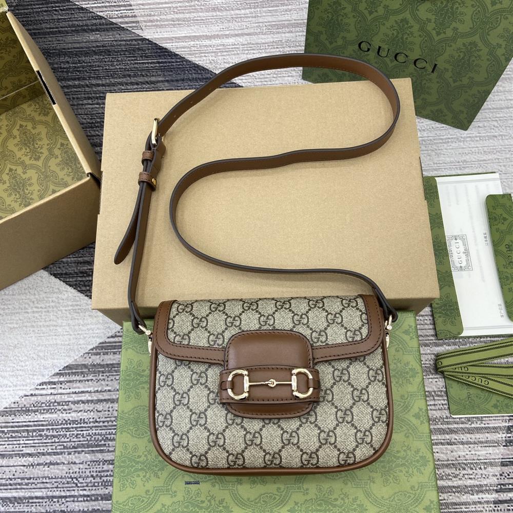 Comes with full packaging Gucci Horsebit 1955 series mini shoulder backpackGuided by the vision of creative director Sabato De Sarno the Qixi Valen