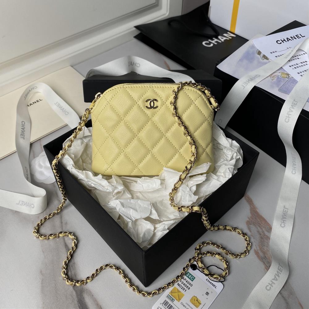 Chanel 24s Shell Bag Ap4000 Small and exquisite shell bag is like a sweet treasure in a fairy tale which makes girls enchanted It is decorated with