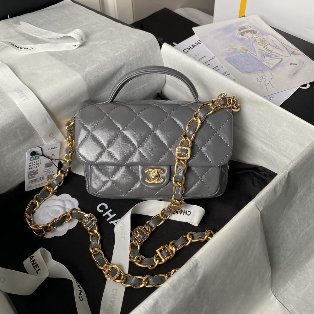 Chanel 24A Advanced Worker Visit Series Postman Bag AS4992 Chain Design More Exquisite Double C Suction Buckle with Oil Wax Sheepskin Every Detail Re