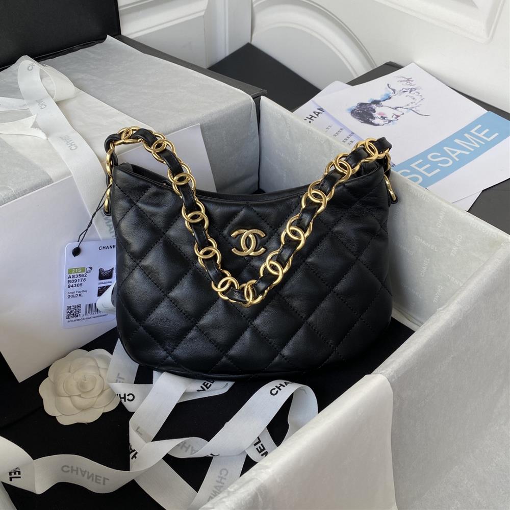 Isnt this too cute Chanel 22K small AS3562hobo sheepskin armpit bagThis seasons bags Its really rare to catch your eye but this small Hobo is pre