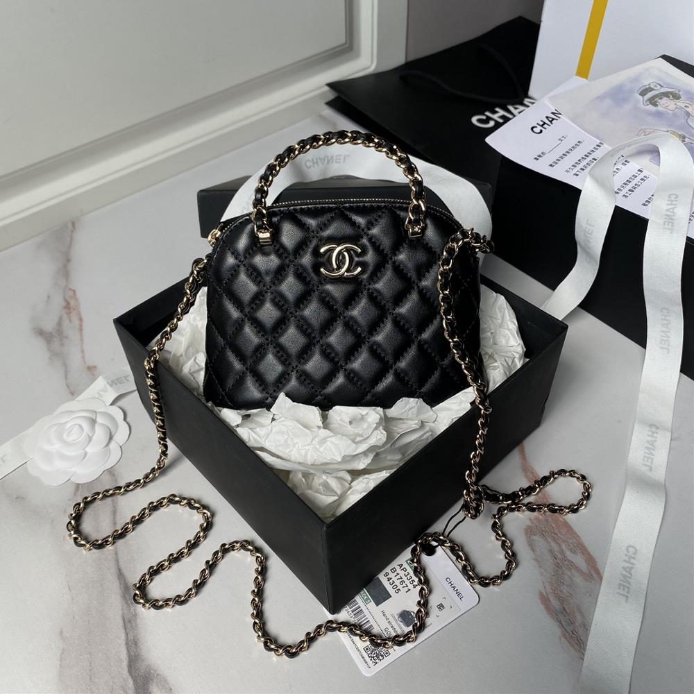 Chanel 24B Season Little Black Horse Shell Bag AP3354This season is very impressiveAlthough it is not as long as the wallet I bought ten years ago it