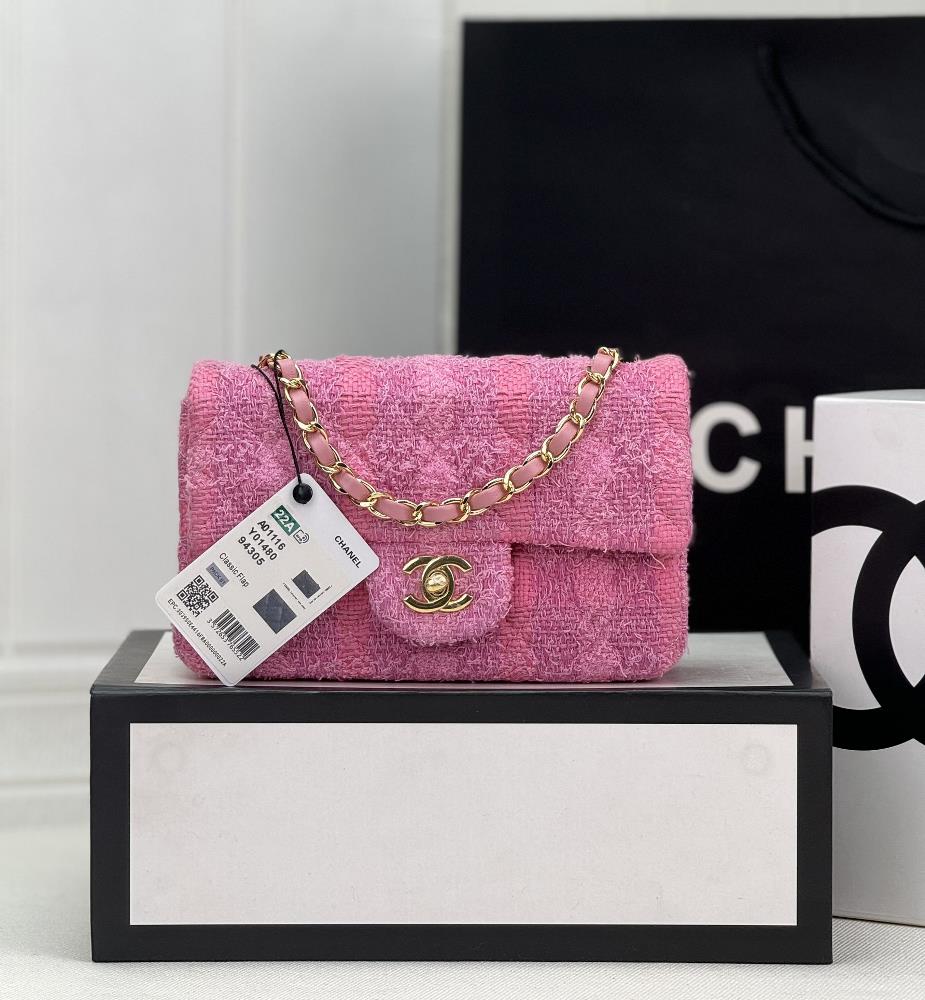 20cm 1116Chanel CF woolen series is a beautiful and decent bag that can be praised by all friends around Look carefully every yarn is woven with ha