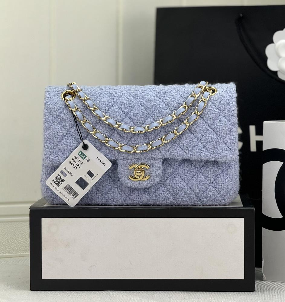 25cm1112116Chanel CF woolen series is a beautiful and decent bag that can be praised by all friends around Look carefully every yarn is woven with