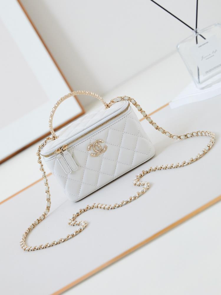 24B Limited Edition Diamond Handle Long Box Bag Makeup Slant Cross Bag with Diamond Handle Sheepskin Metal Hardware Exquisite and Noble Handle Hands