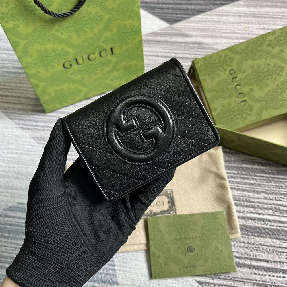 Comes with a complete set of Gucci Blondie series card bags The Gucci Blondie collection features a bold pattern paired with leather in the same co