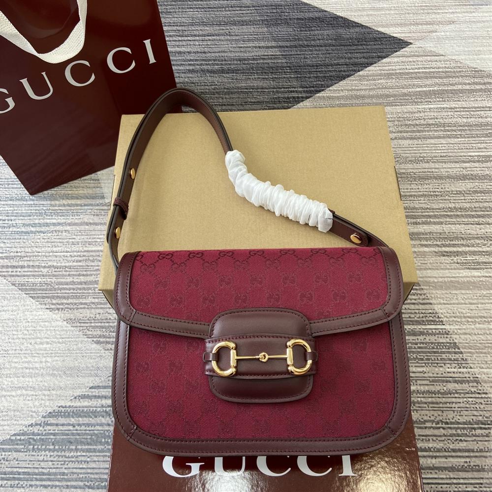 Comes with full packaging Gucci Horsebit 1955 shoulder bagThe Gucci Horsebit 1955 shoulder bag made a stunning debut in the early spring 2020 collec